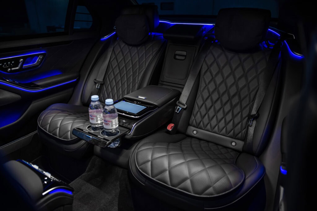 BEA Limousines Fuhrpark - Luxury Limousine S-Klasse Innenraum beleuchtet